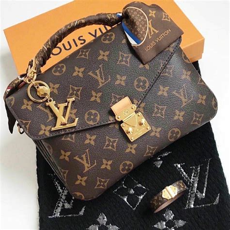 borsa louis vuitton fake|louis vuitton counterfeit handbags.